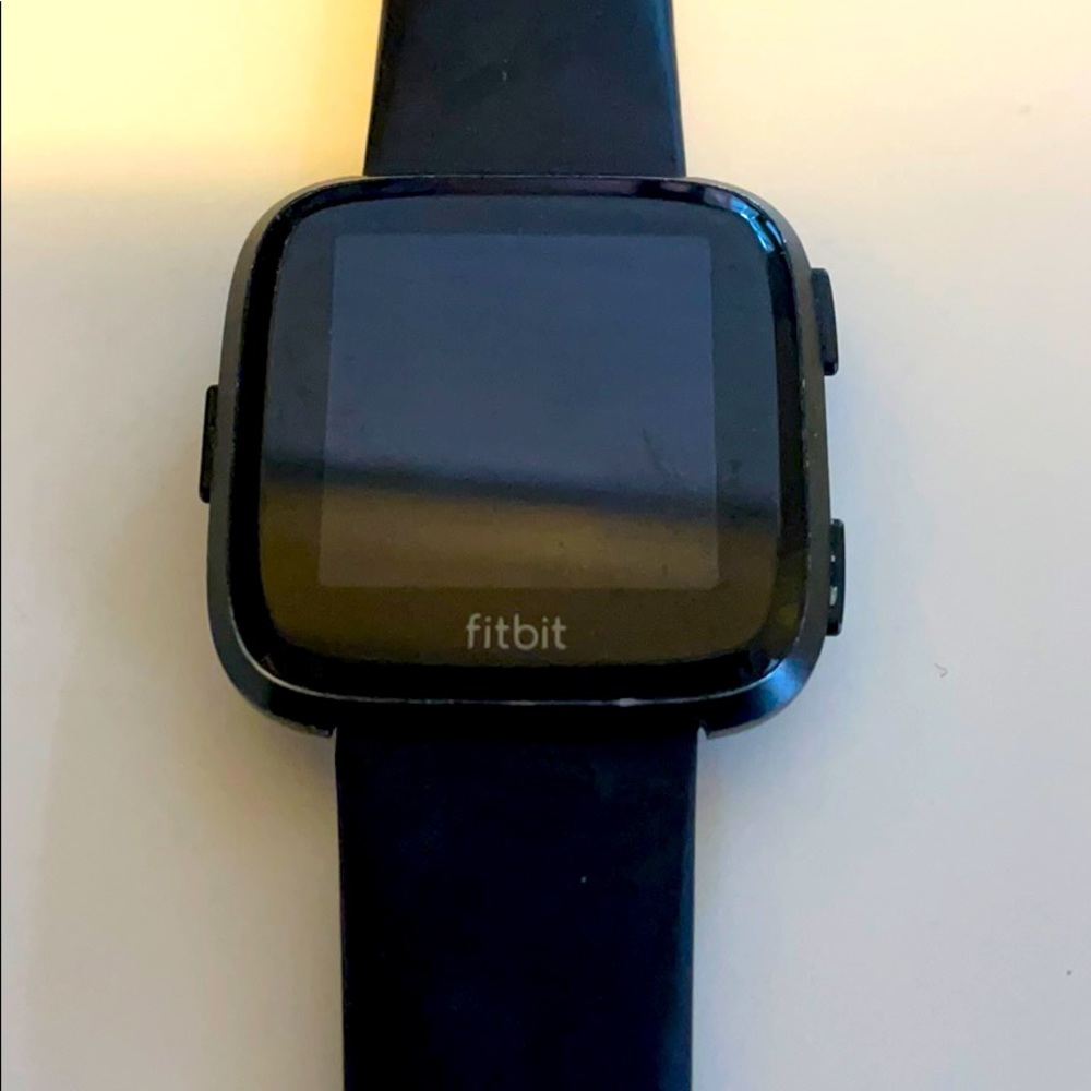 Black Fitbit versa 1st gen